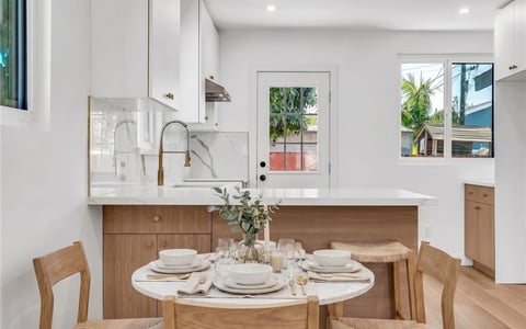 3516 Montclair Street, Los Angeles, CA 90018