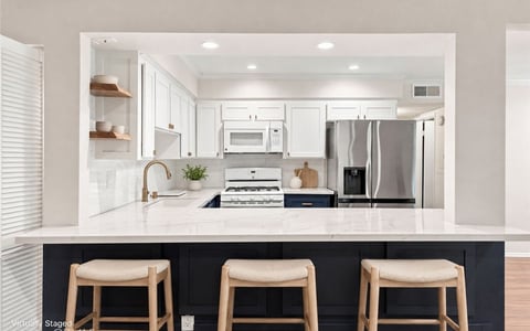 14159 Riverside Drive 103, Sherman Oaks, CA 91423