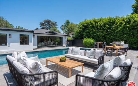 14348 Roblar Place, Sherman Oaks, CA 91423