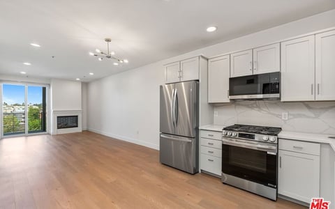 11011 Huston Street 410, North Hollywood, CA 91601