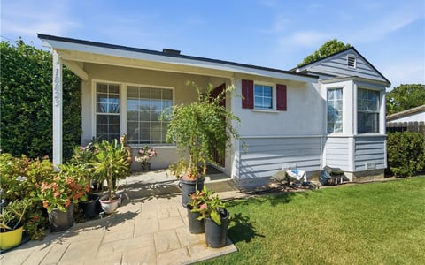 18823 Chase, Northridge, CA 91324