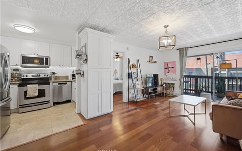 525 S Ardmore Avenue 320, Los Angeles, CA 90020