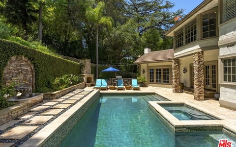 15938 Valley Vista Boulevard, Encino, CA 91436