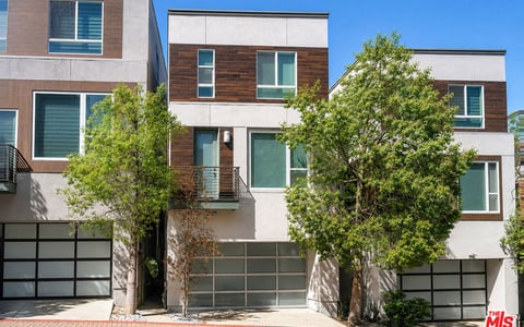 6749 Gill Way, Los Angeles, CA 90068