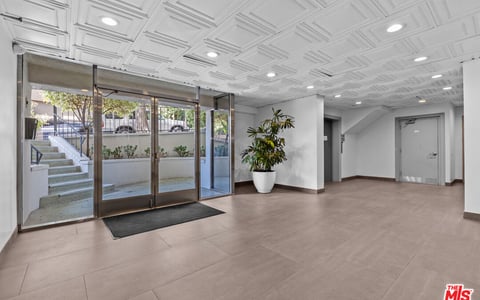 960 Larrabee Street 328, West Hollywood, CA 90069