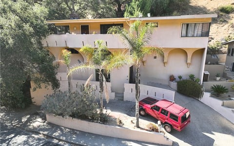 2567 E Chevy Chase, Glendale, CA 91206