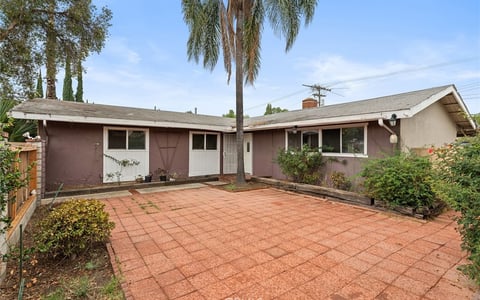 8233 Fallbrook, West Hills, CA 91304
