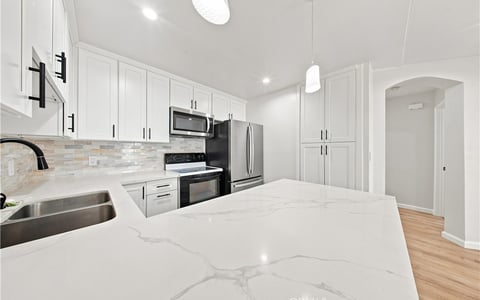 6815 Remmet Avenue 212, Los Angeles, CA 91303