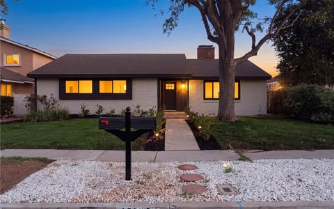 15043 Tuba, Los Angeles, CA 91345