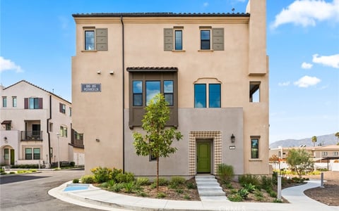 100 Pickwick Lane, Burbank, CA 91506