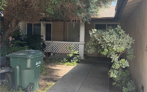 12518 Bellder, Downey, CA 90242
