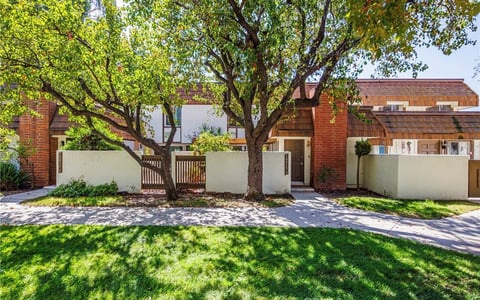 10415 Larwin, Chatsworth, CA 91311