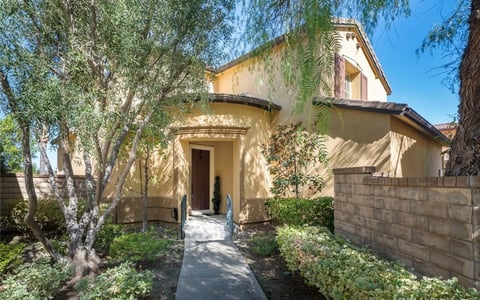 25337 Los Arqueros Drive, Valencia, CA 91381