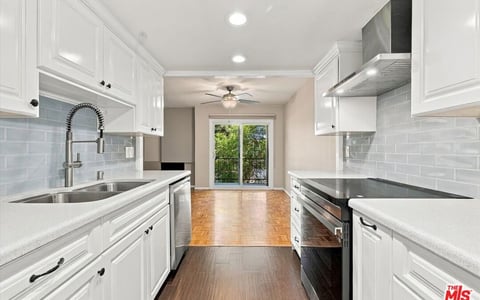 5870 Green Valley Circle 309, Culver City, CA 90230