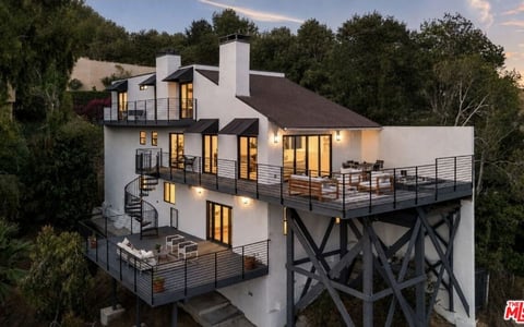 2967 Glendower Avenue, Los Angeles, CA 90027