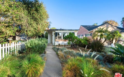 1419 W Clark Avenue, Burbank, CA 91506