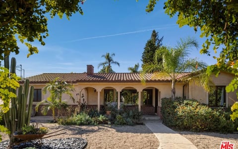 13800 Erwin Street, Van Nuys, CA 91401