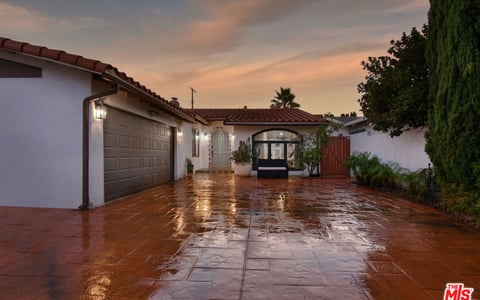 5507 Hermitage Avenue, Valley Village, CA 91607