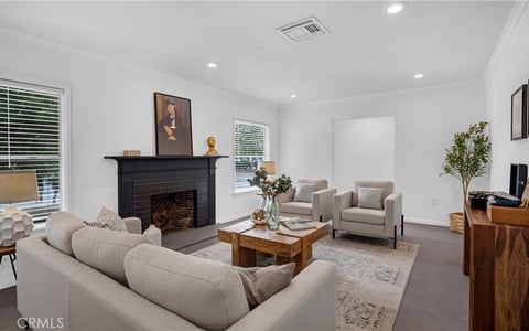10207 Camarillo Street, Toluca Lake, CA 91602