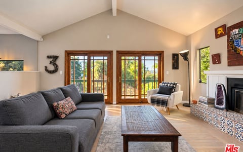 23620 Clover Trail, Calabasas, CA 91302