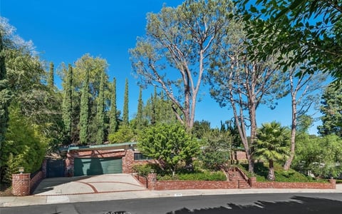 3635 Royal Woods, Sherman Oaks, CA 91403