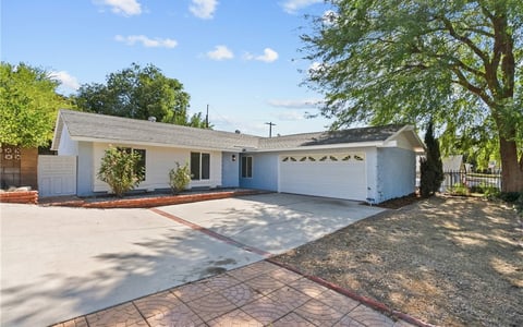 24716 Fain, Newhall, CA 91321