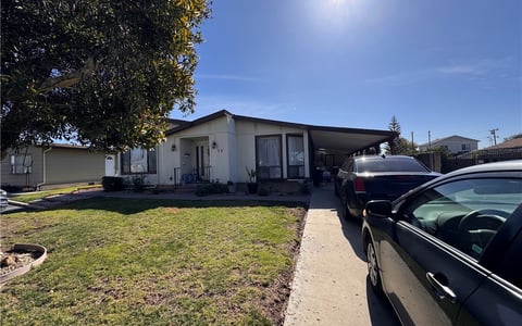 32 Poinsettia Gardens, Ventura, CA 93004