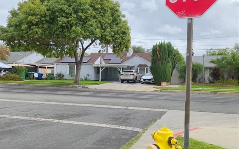 8124 Encino, Los Angeles, CA 91325