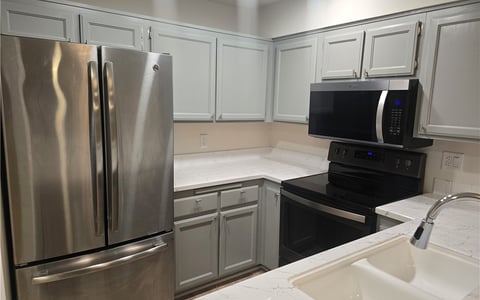 11410 Brookshire 325, Downey, CA 90241