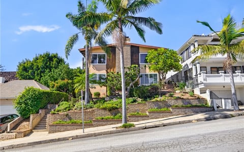 145 A Bennett Avenue, Long Beach, CA 90803