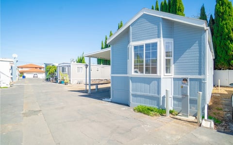 2350 250 Street 6, Lomita, CA 90717