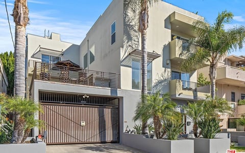 11851 Laurelwood Drive 102, Studio City, CA 91604