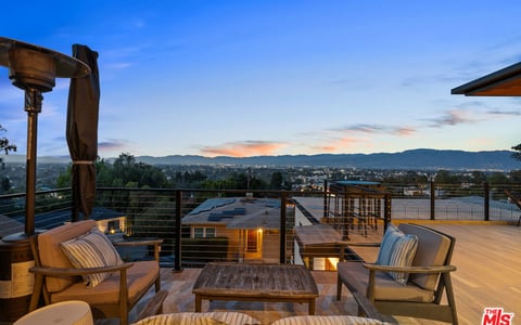 11358 Hendley Drive, Studio City, CA 91604