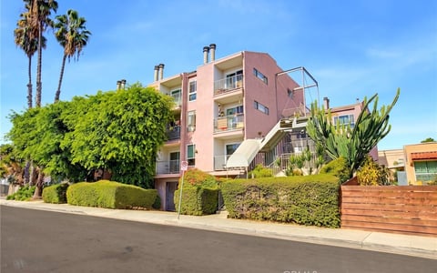 6525 La Mirada, Los Angeles, CA 90038