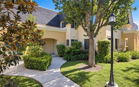 19208 Hamlin Street 5, Reseda, CA 91335