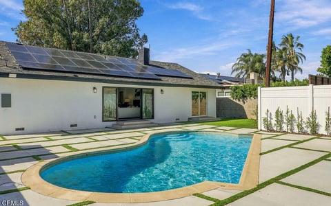 8334 Gladbeck Avenue, Northridge, CA 91324