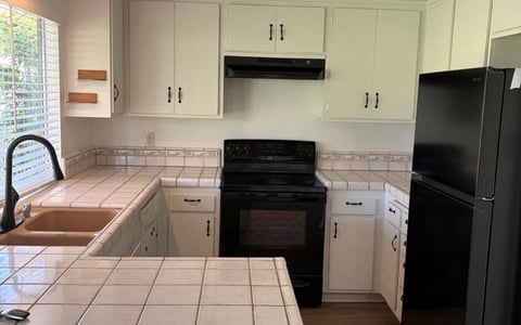 2461 Bunting Avenue, Ventura, CA 93003