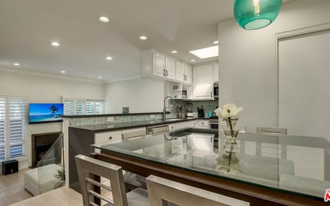 1144 17th Street 11, Santa Monica, CA 90403