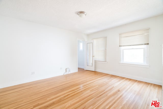 3875 Marcasel Avenue, Los Angeles, CA 90066 — photo 10 of 41