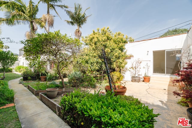 3875 Marcasel Avenue, Los Angeles, CA 90066 — photo 16 of 41