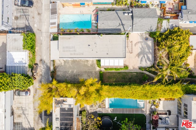 3875 Marcasel Avenue, Los Angeles, CA 90066 — photo 3 of 41