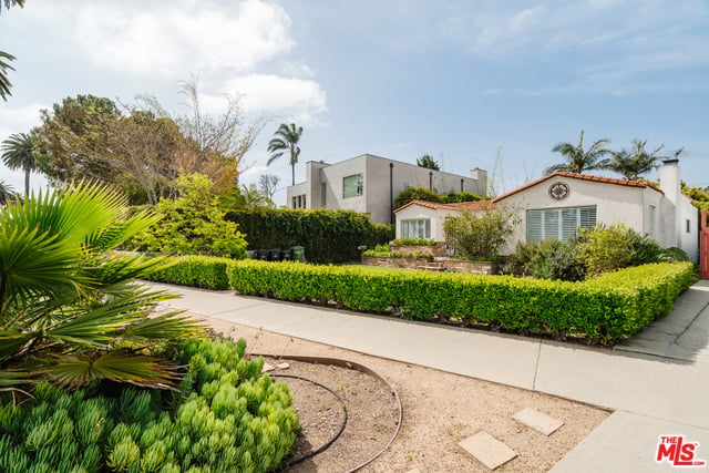 3875 Marcasel Avenue, Los Angeles, CA 90066 — photo 4 of 41