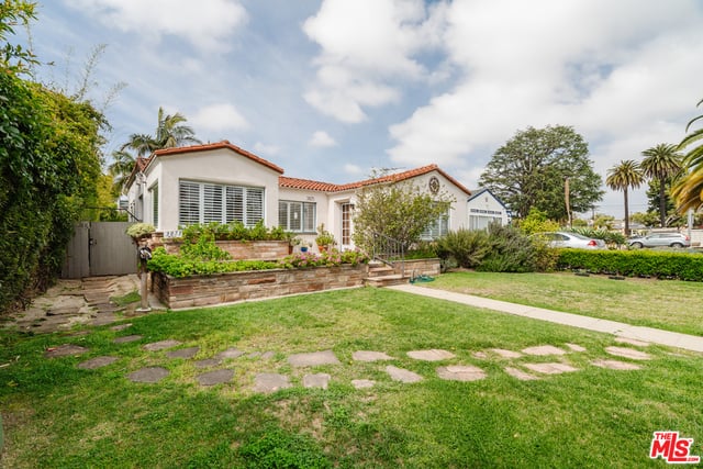 3875 Marcasel Avenue, Los Angeles, CA 90066 — photo 5 of 41