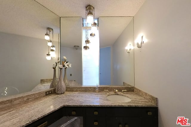 960 Stradella Road, Los Angeles, CA 90077 — photo 14 of 28