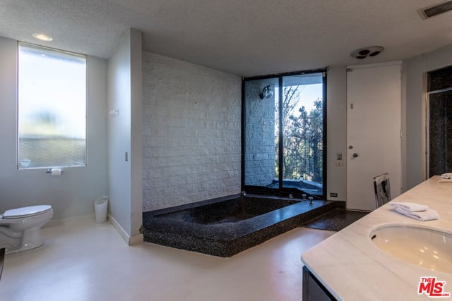 960 Stradella Road, Los Angeles, CA 90077 — photo 21 of 28