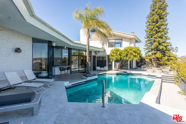 960 Stradella Road, Los Angeles, CA 90077 — photo 5 of 28