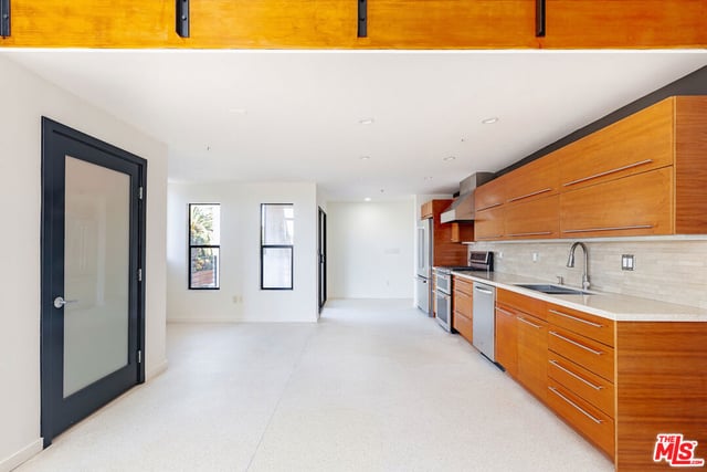 1113 ELECTRIC Avenue 1, Venice, CA 90291 — photo 14 of 41