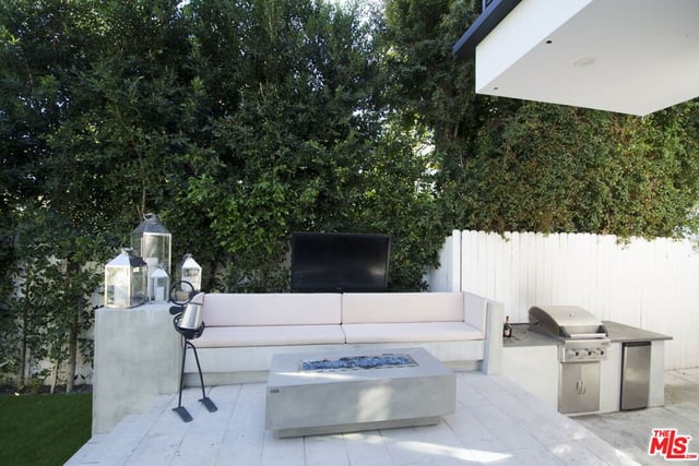 1738 NICHOLS CANYON Road, Los Angeles, CA 90046 — photo 11 of 31