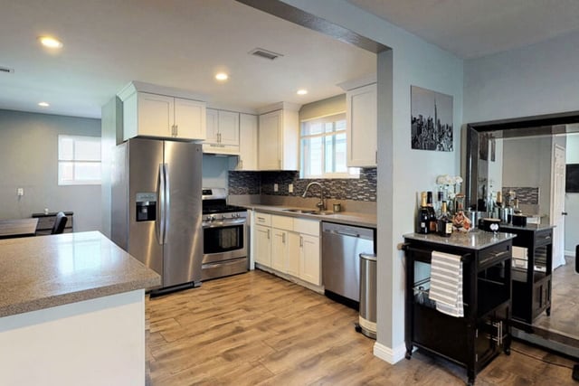 936 W 78th Street, Los Angeles, CA 90044 — photo 10 of 28