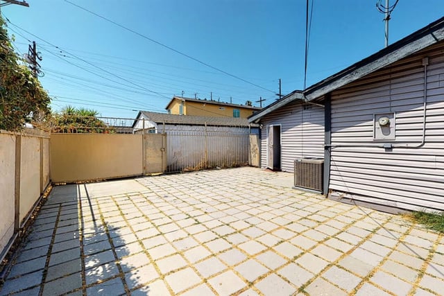 936 W 78th Street, Los Angeles, CA 90044 — photo 27 of 28